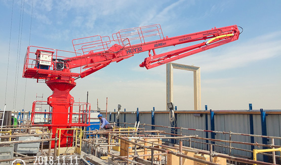 Floor-Fixed Self-Climbing placing boom