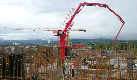 Floor-Fixed Self-Climbing placing boom