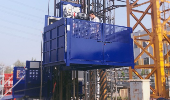 SC200 2 Ton Material Hoist