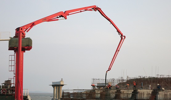 Ship-mounted Concrete Placing Boom