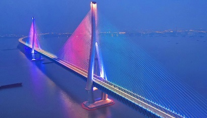 Industrial elevator in Shanghai-Suzhou-Nantong Yangtze River Bridge